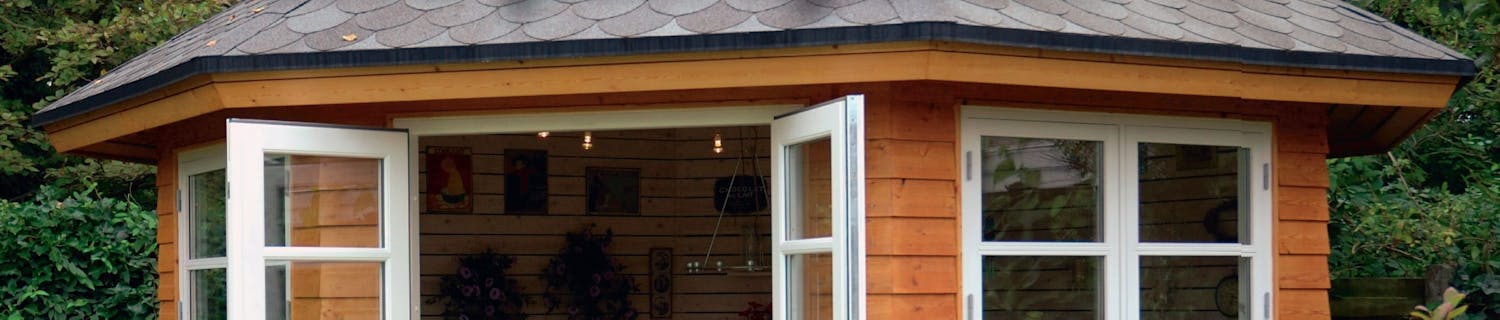 Terassille nousi hieno paviljo